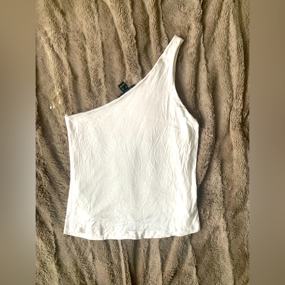 ONE SHOULDER TOP
